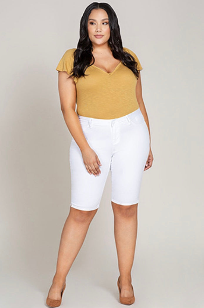 White bermuda hotsell shorts plus size